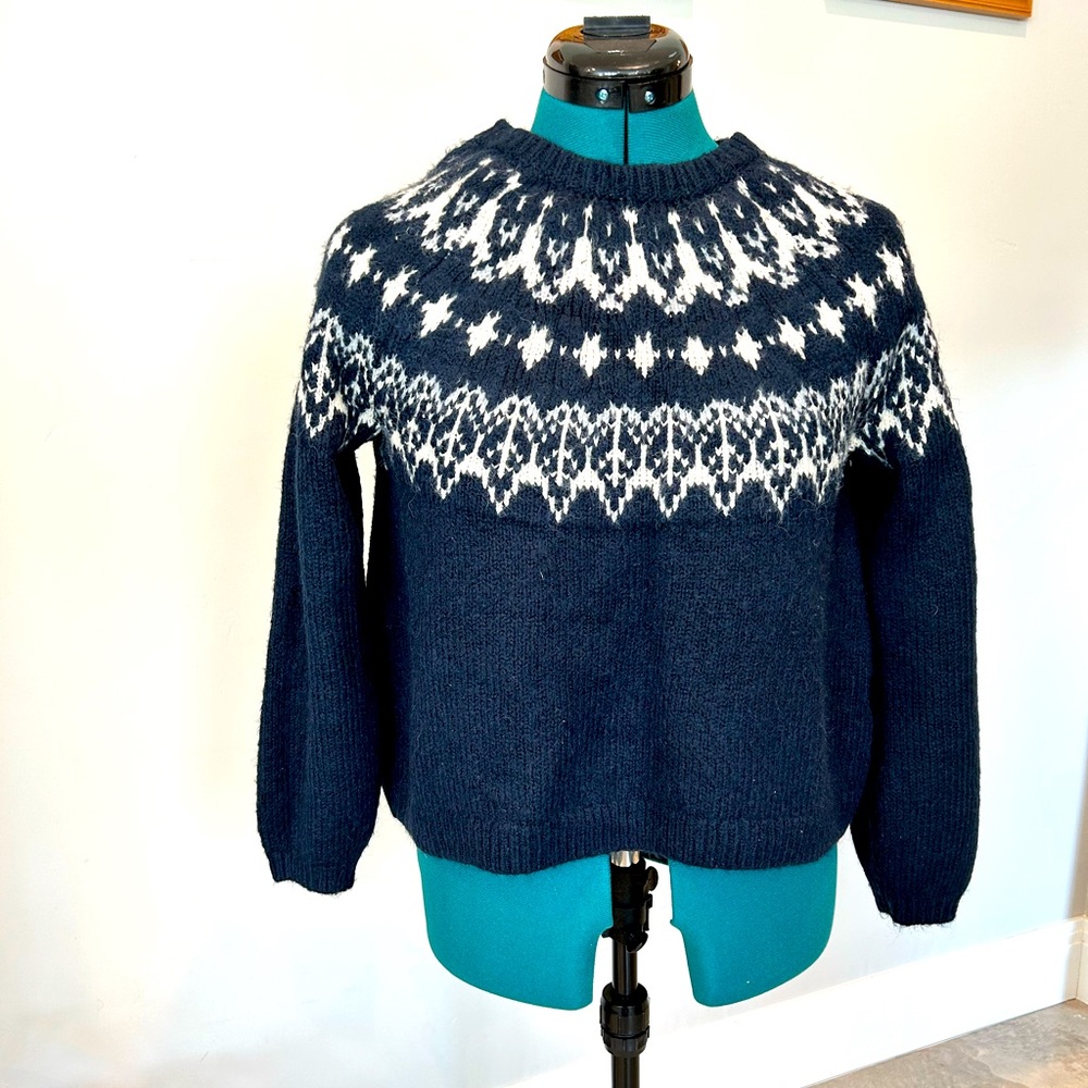 Size Small Blue and White Cropped Sweater